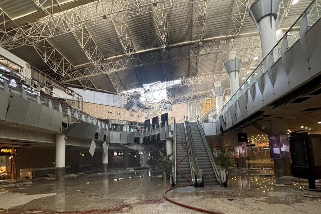 Kuwaiti Oil Facility Hit by Iranian Attacks, Extensive Damage; Workers Injured