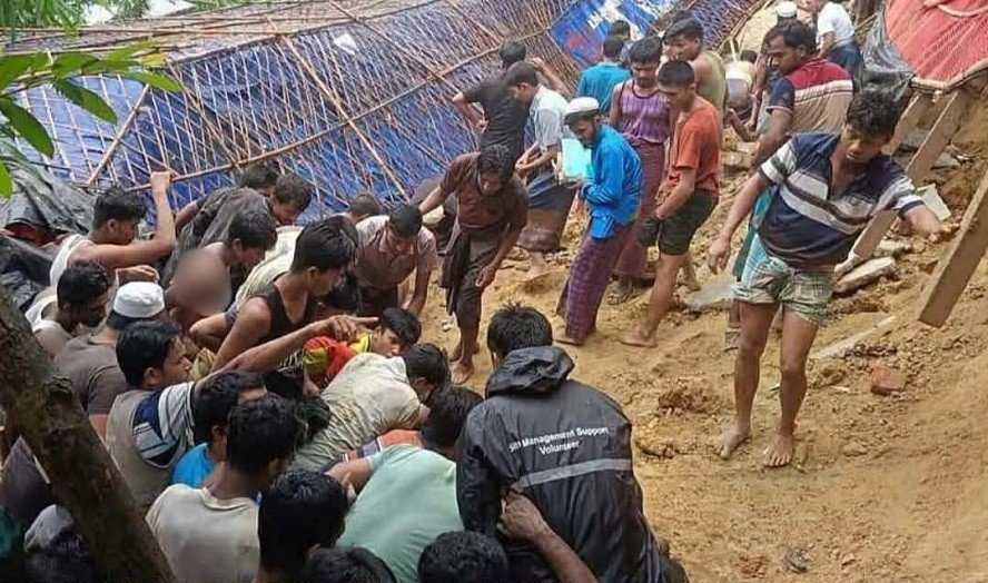 Landslide in Rohingya Camp Kills 7 Students, Many Children Trapped