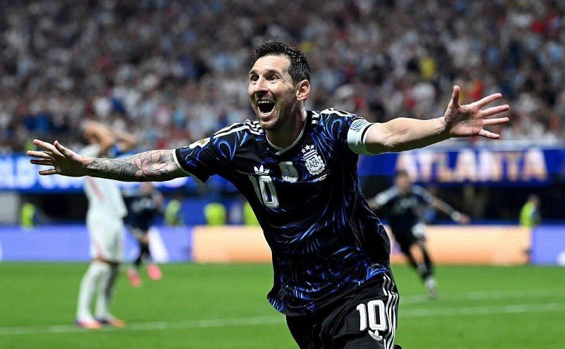 Argentina in Final After Stunning Comeback Against England