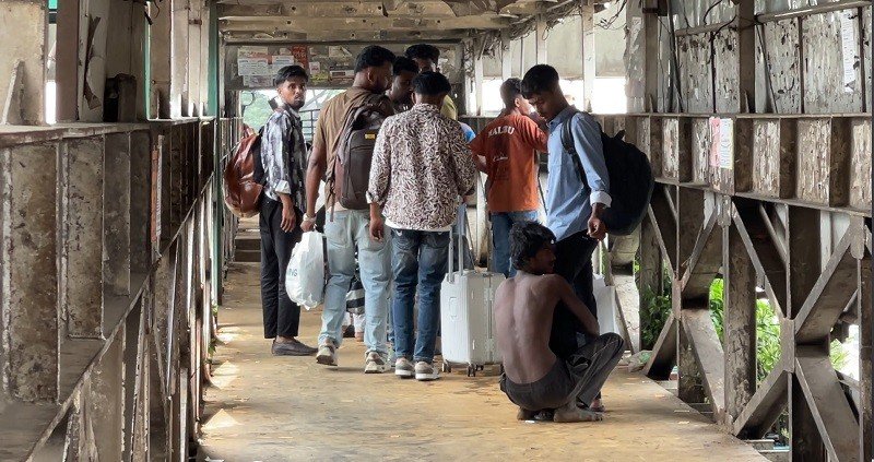 Following BD24Live’s Report: 82 Arrested in Sweeping Operation at Shahjalal Airport Area